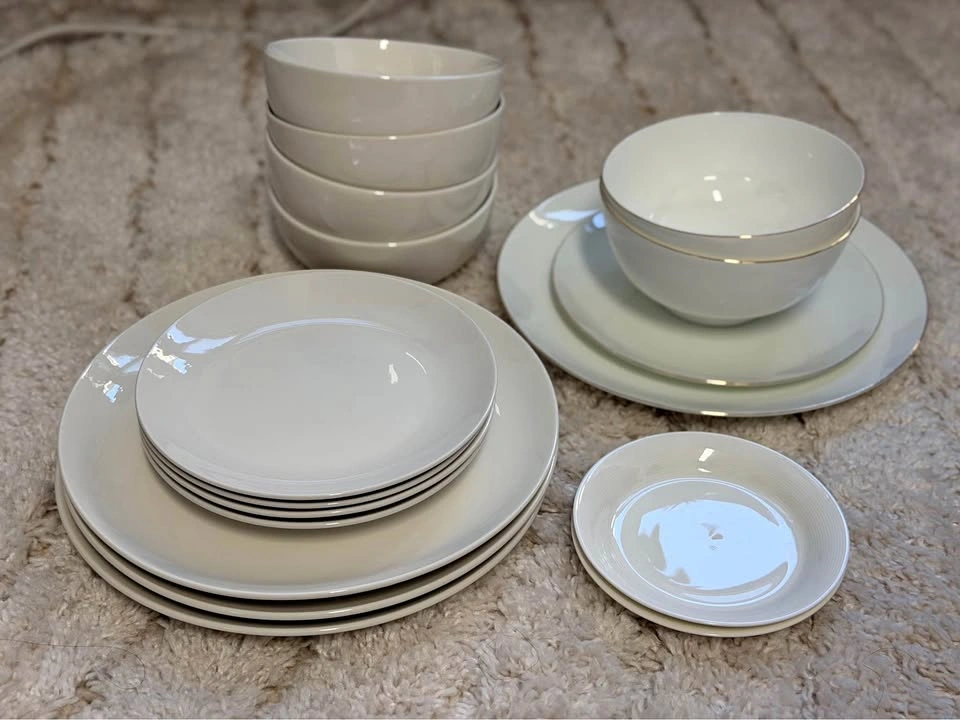 White Dinnerware Set (Plates & Bowls)