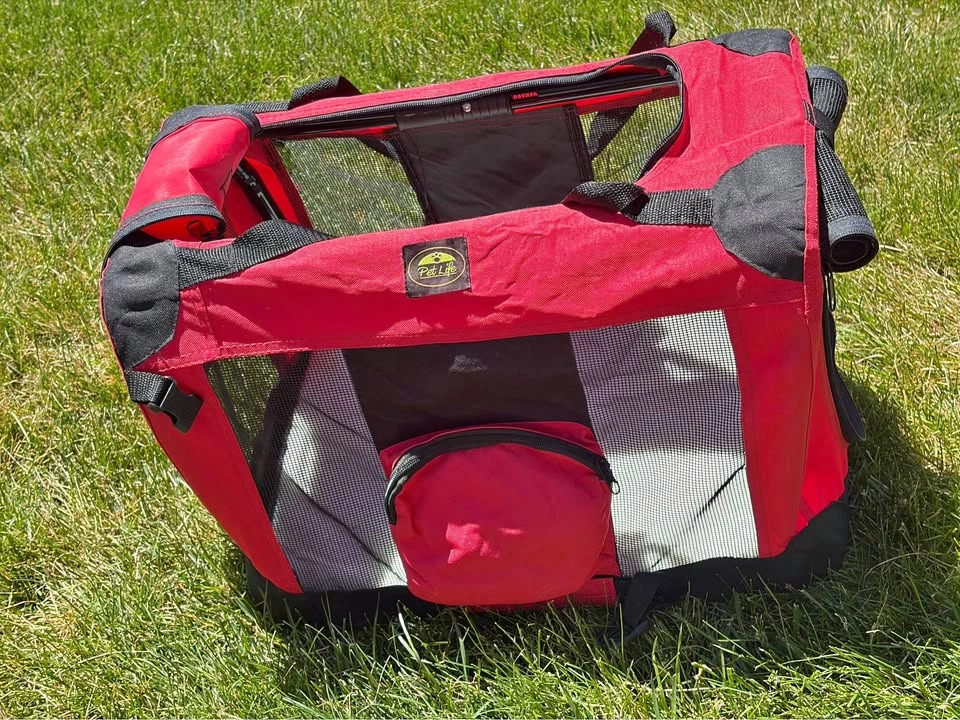 Foldable pet carrier for dog or cat