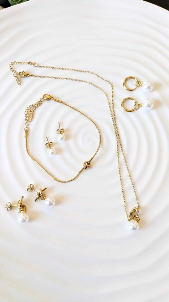 Beautiful Pearl 18k Gold Plated 5-Piece Jewelry Set
