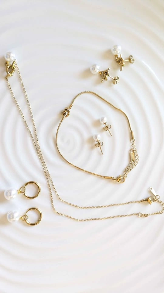 Beautiful Pearl 18k Gold Plated 5-Piece Jewelry Set - photo 4
