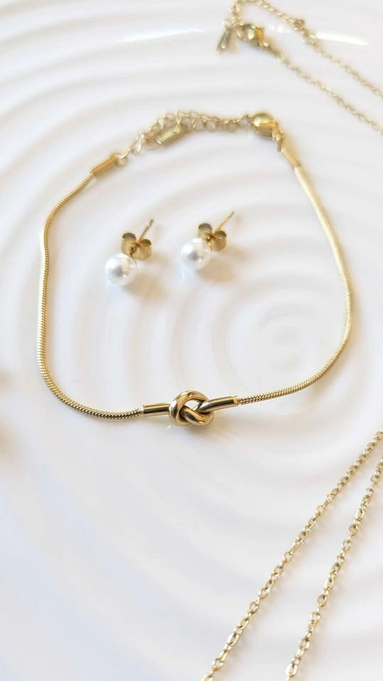 Beautiful Pearl 18k Gold Plated 5-Piece Jewelry Set - photo 5
