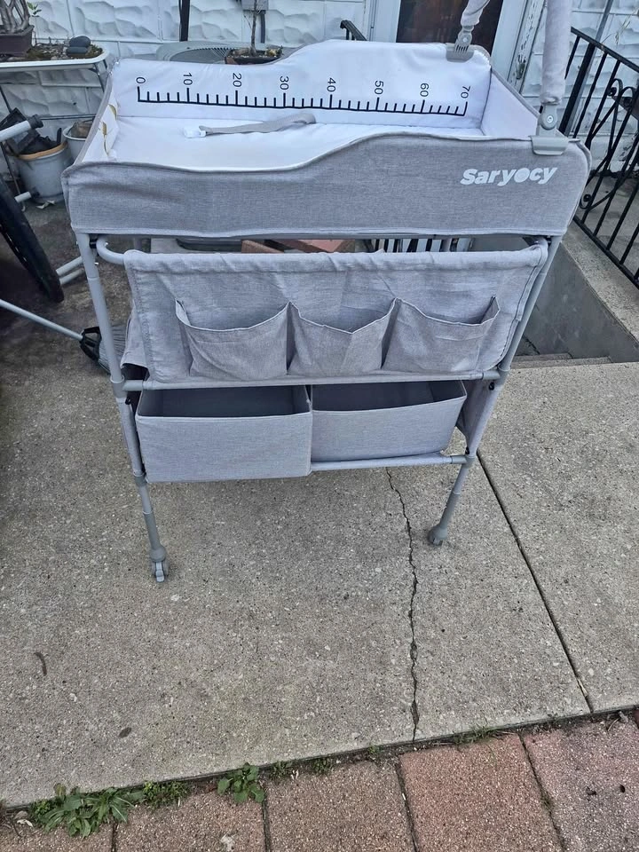 Saryocy Versatile Folding Baby Changing Table