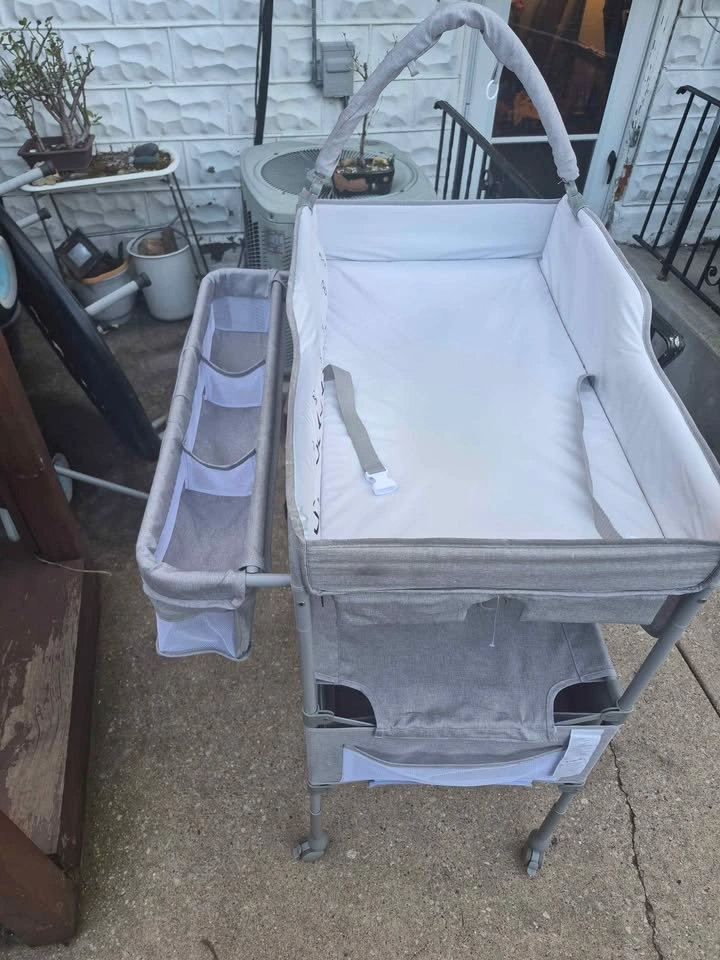 Saryocy Versatile Folding Baby Changing Table - photo 4