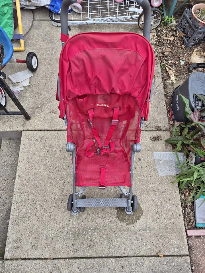 red Maclaren Volo lightweight umbrella stroller
