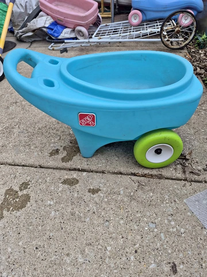 Step2 springtime wheelbarrow for toddlers