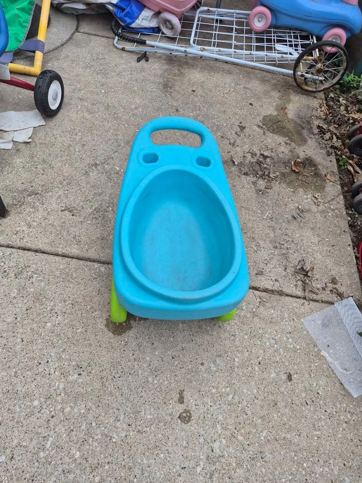 Step2 springtime wheelbarrow for toddlers - photo 2