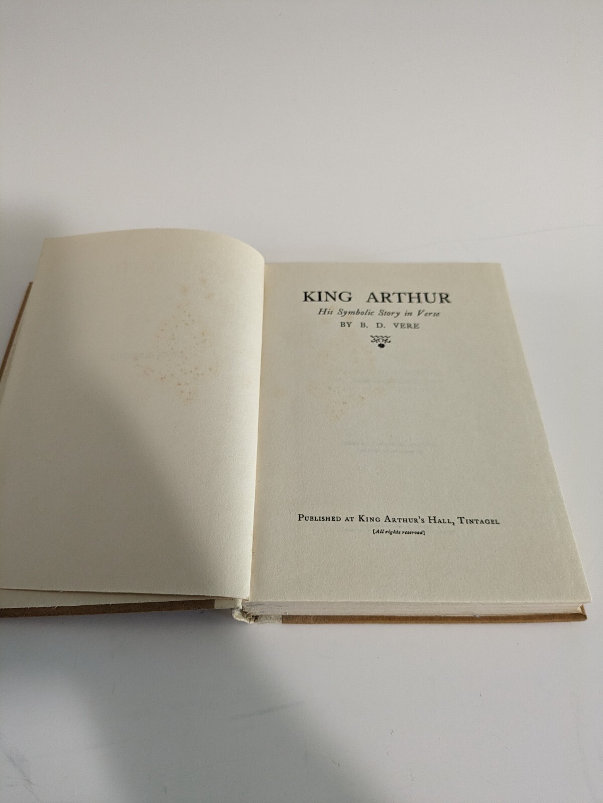 King Arthur His Symbolic Story In Verse BD Vere 1930 - photo 4