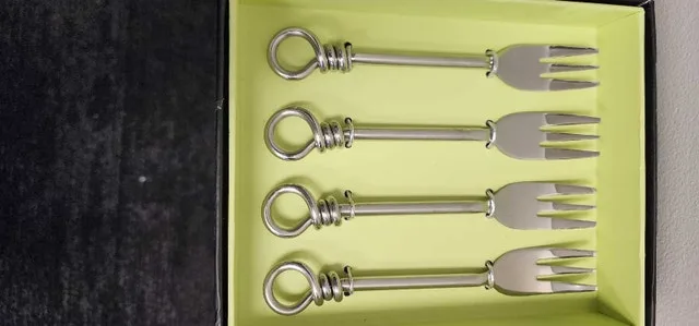 Table Manners Cake Forks Brand New - photo 2