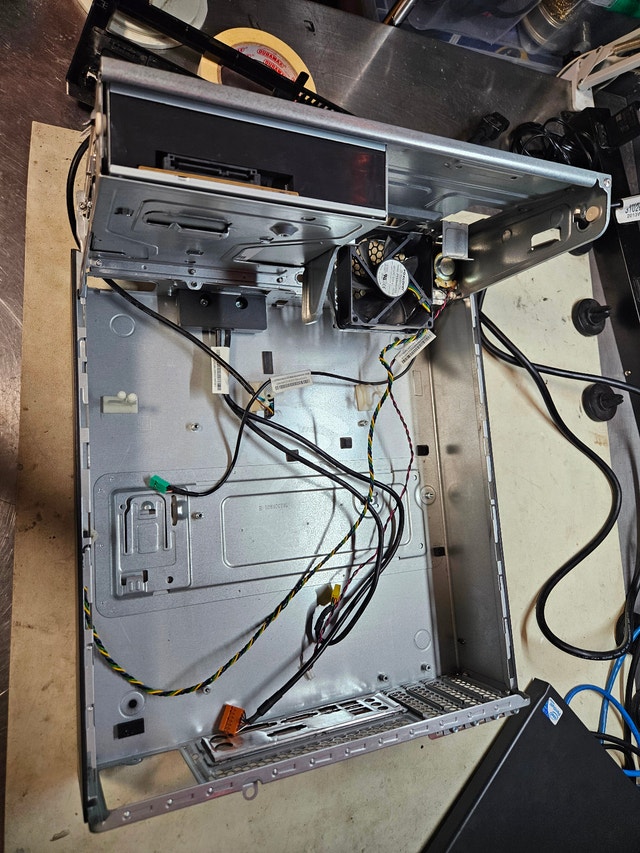 Lenovo ThinkCentre SFF Low-Profile Desktop Case / Chassis - photo 3