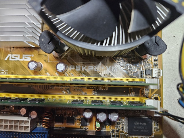 ASUS P5KPL-VM LGA775 Motherboard Bundles - photo 5