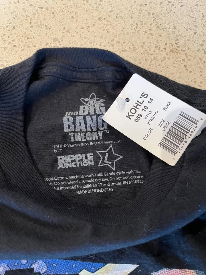 NWT The Big Bang Theory TBBT Bazinga T-shirt - Large L - photo 2
