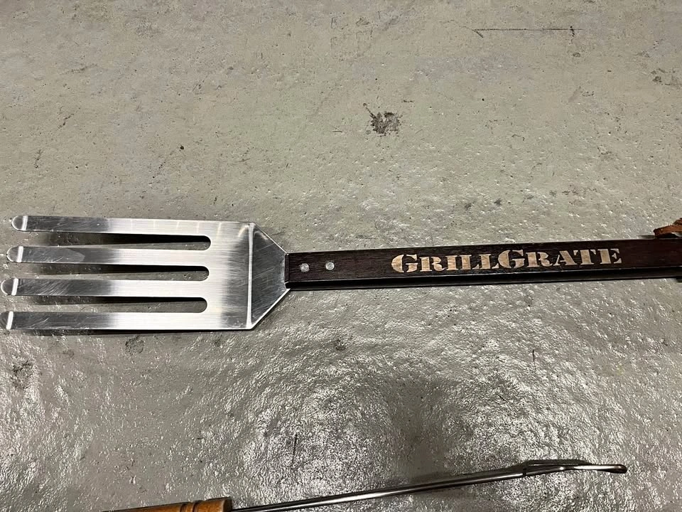 GrillGrate Grill Grate Tool
