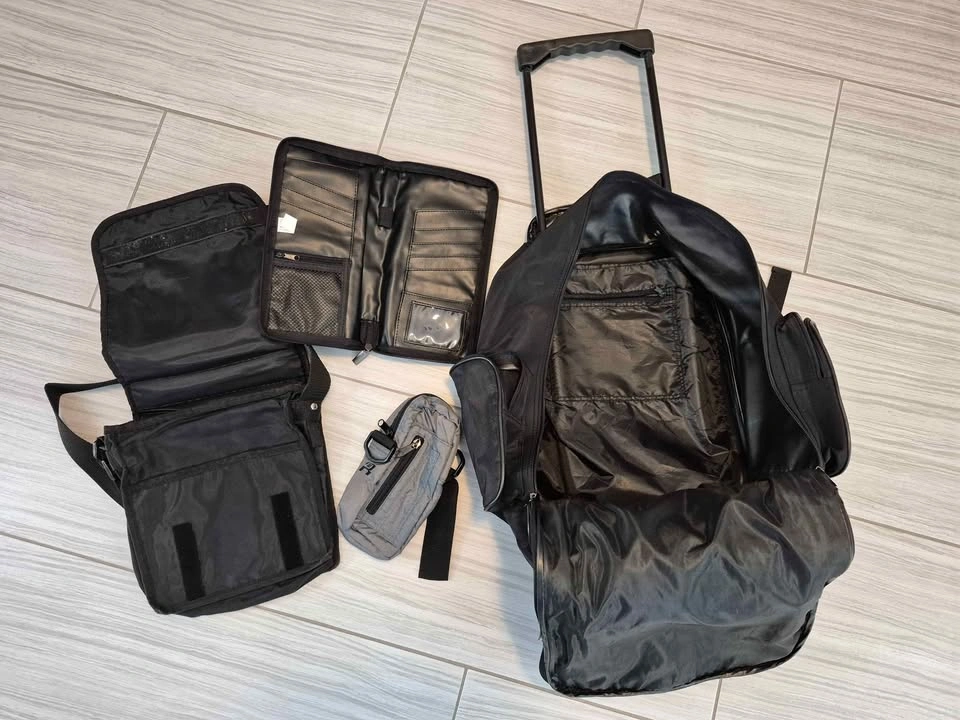 Lot of various bags (pet friendly) - photo 2