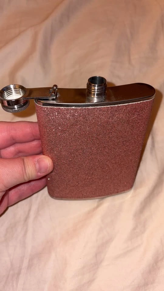 Pink sparkly flask - photo 2