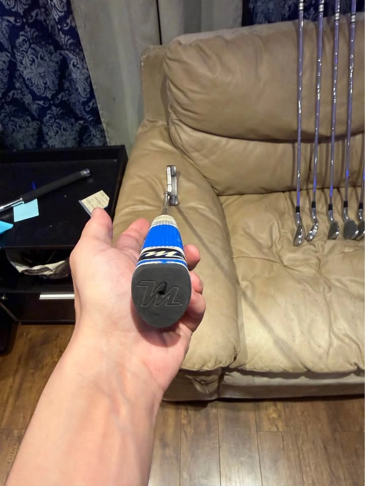 Knight RH putter with Odyssey grip - photo 4