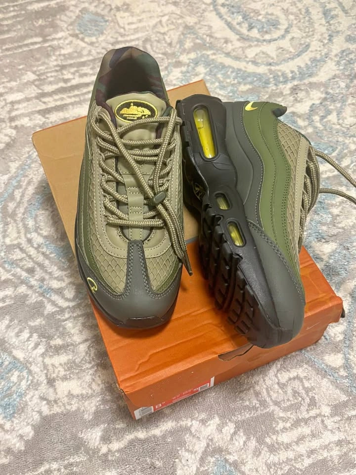Air Max 95 (SIZE 8.5 Men)
