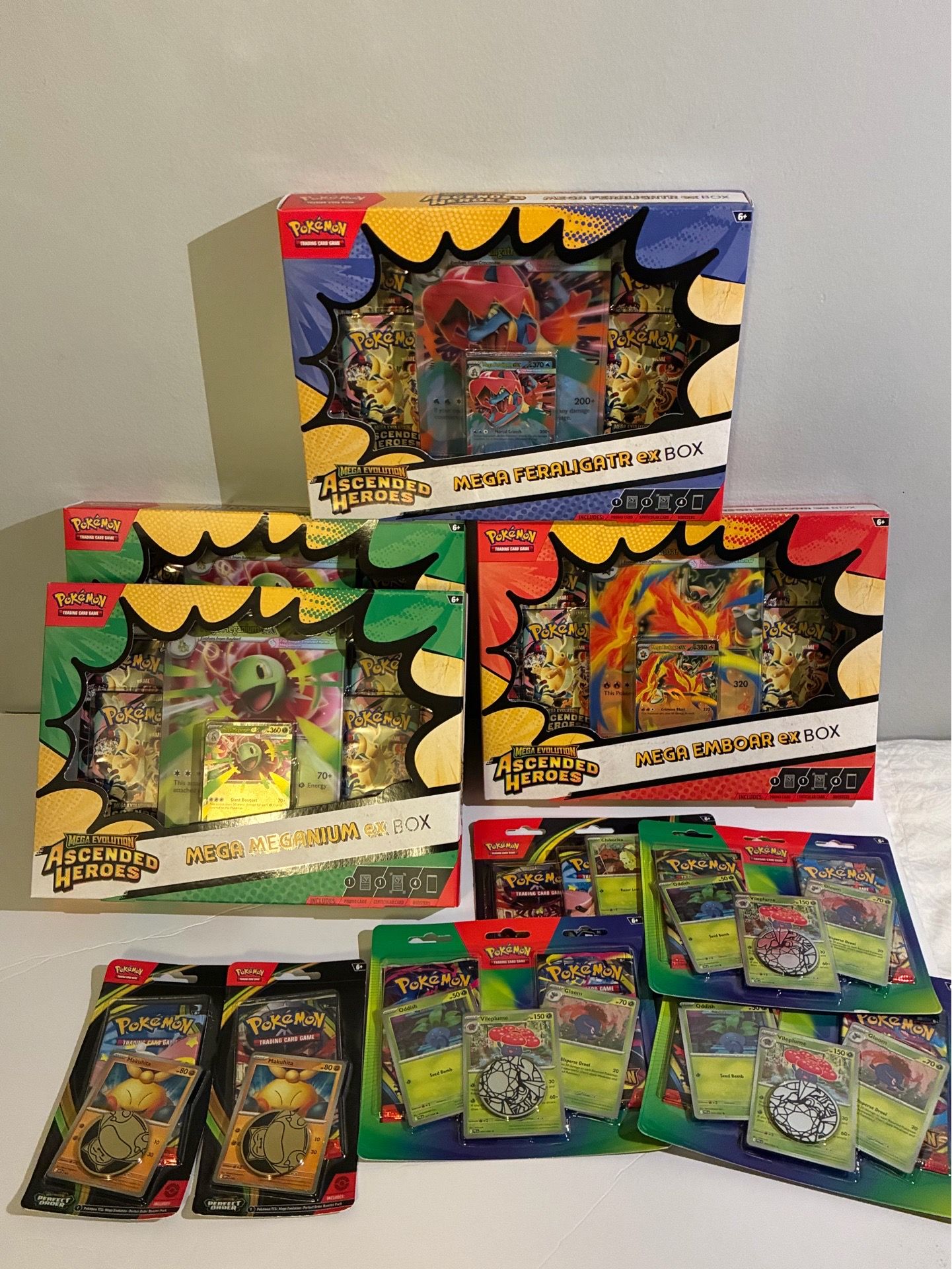 Pokemon TCG ETBs, Collections, and Bundles - photo 4