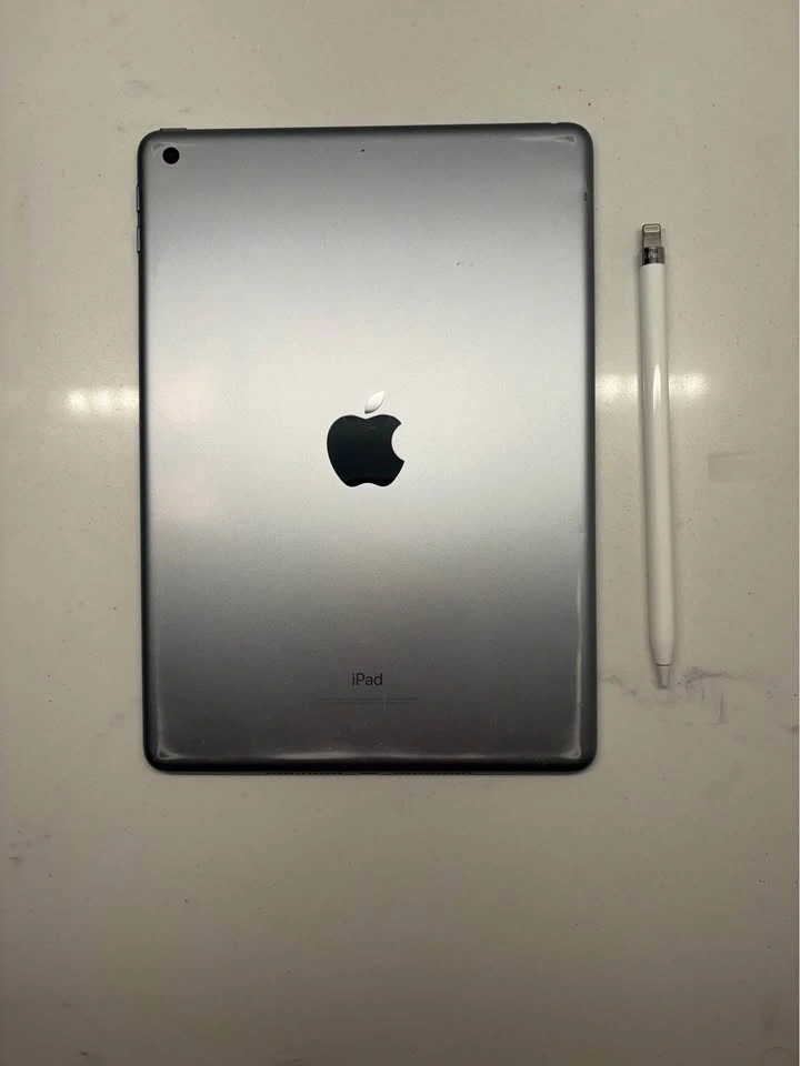 iPad 6th Gen + Apple Pencil Bundle - photo 3