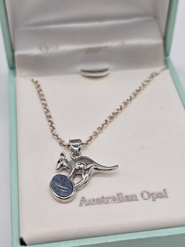 Toscow Australian Opal Kangaroo Necklace - photo 3