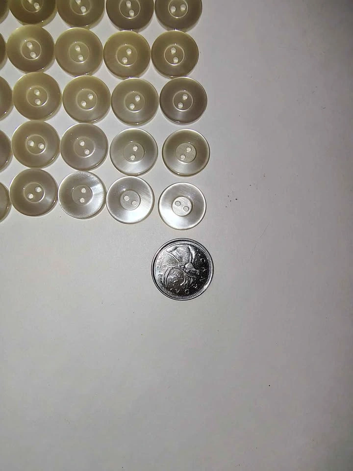 Lot of 125 Buttons - photo 2