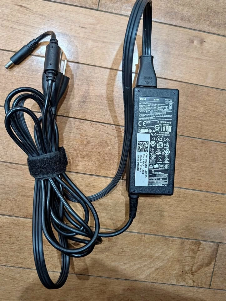 Dell Laptop Charger Small Pin 65 Watt
