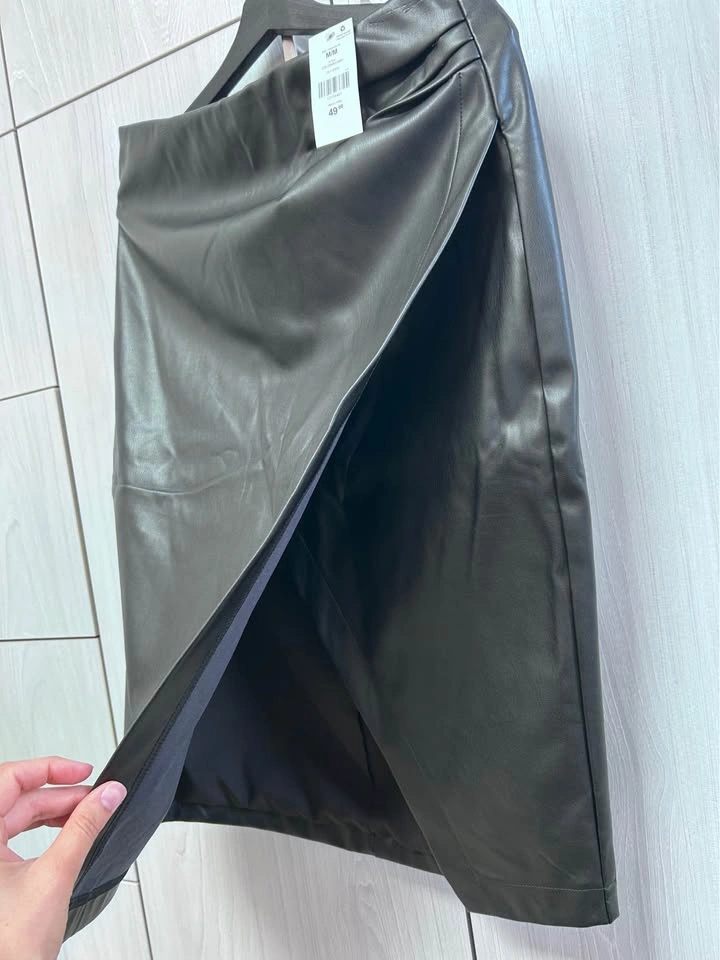 Suzy Black Faux Leather Wrap Skirt M/M - photo 2