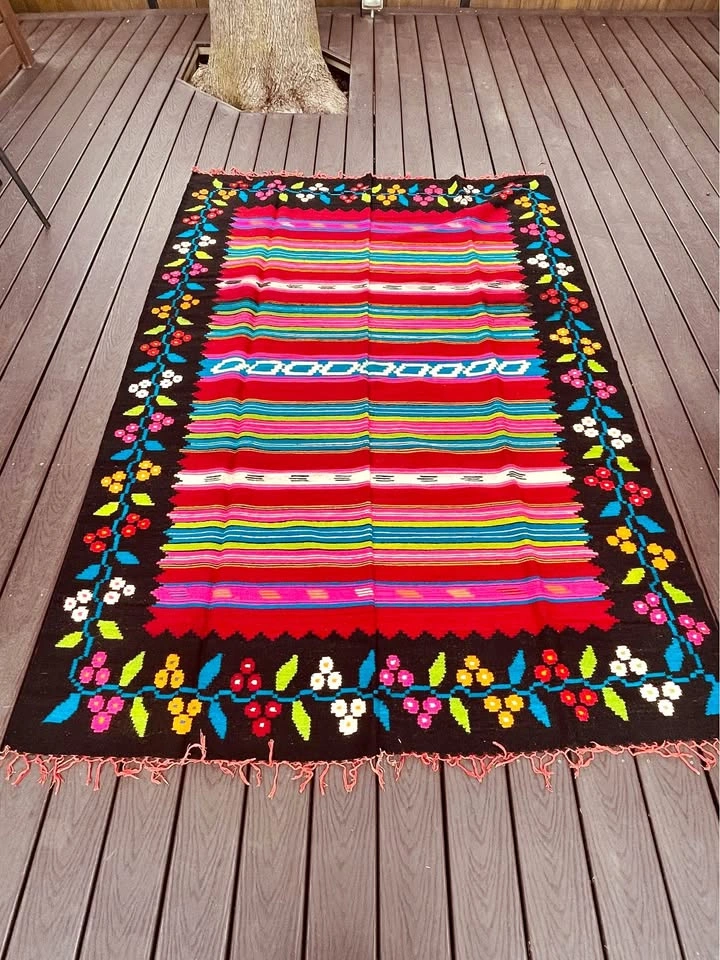 Handwoven 100% Wool Mexican Textile Rug 8x5.5ft