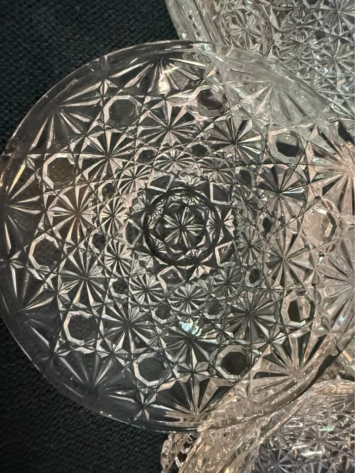 Set of Seven pressed glass starburst pattern dessert dishes - photo 2