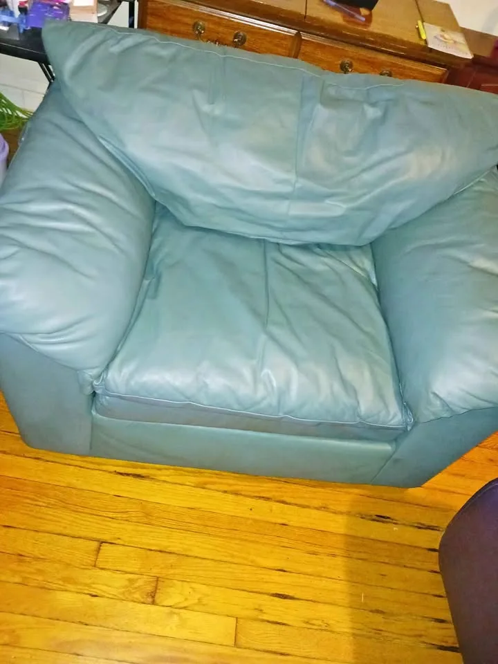 Free chair! No chipping!