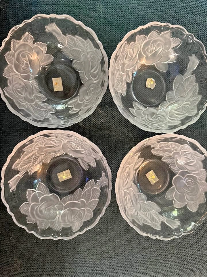 Set of 4 Studio Nova Japan Frosted rose glass dessert bowls