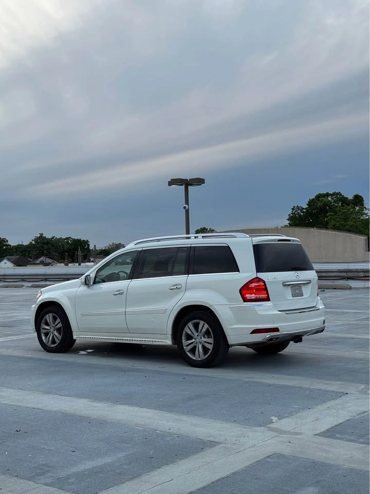 2010 Mercedes-Benz GL-Class GL 450 Sport Utility 4D - photo 2