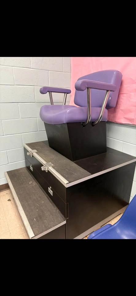 Barber Chair Platform w/ Storage – Salon / Kids Setup - photo 5