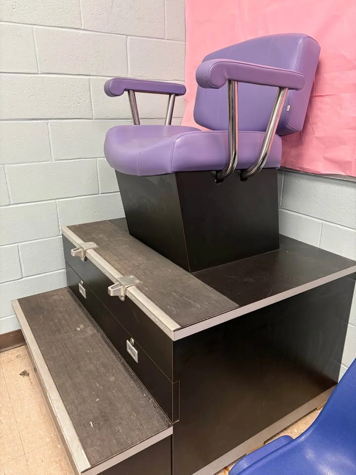 Professional Shoe Shine Throne Station - photo 4