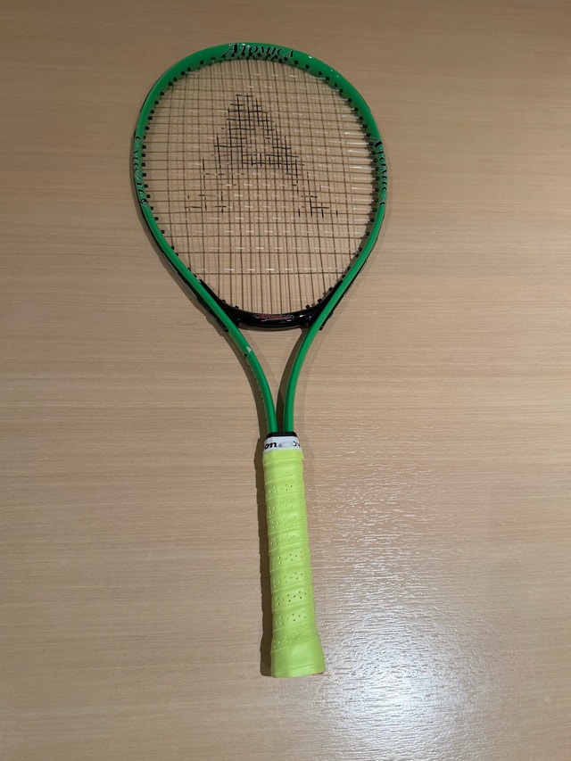 Atomica Youth Tennis Racket
