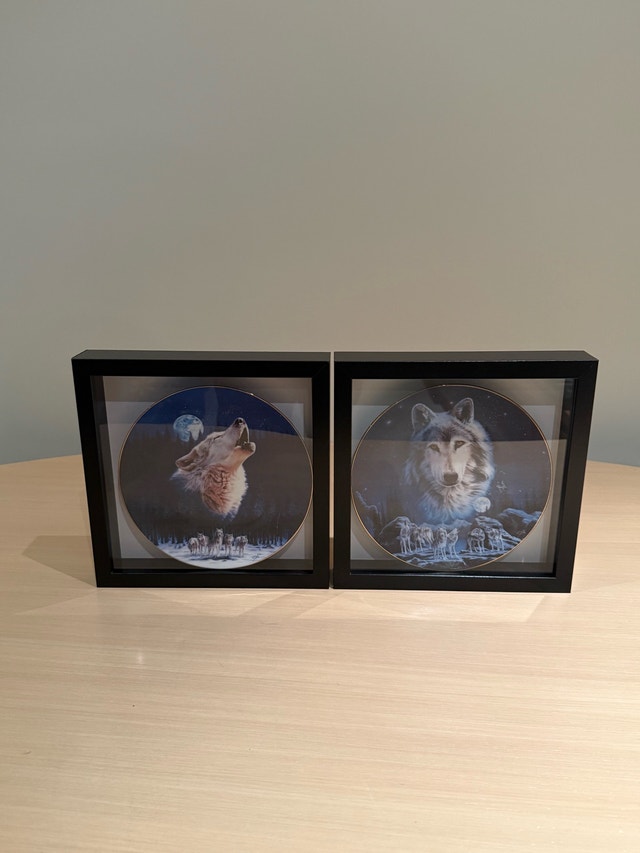 Wolf Decorative Plate Set of 2