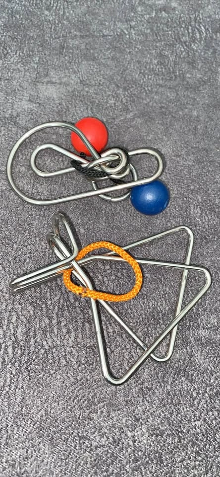 Puzzle Master wire disentanglement puzzles
