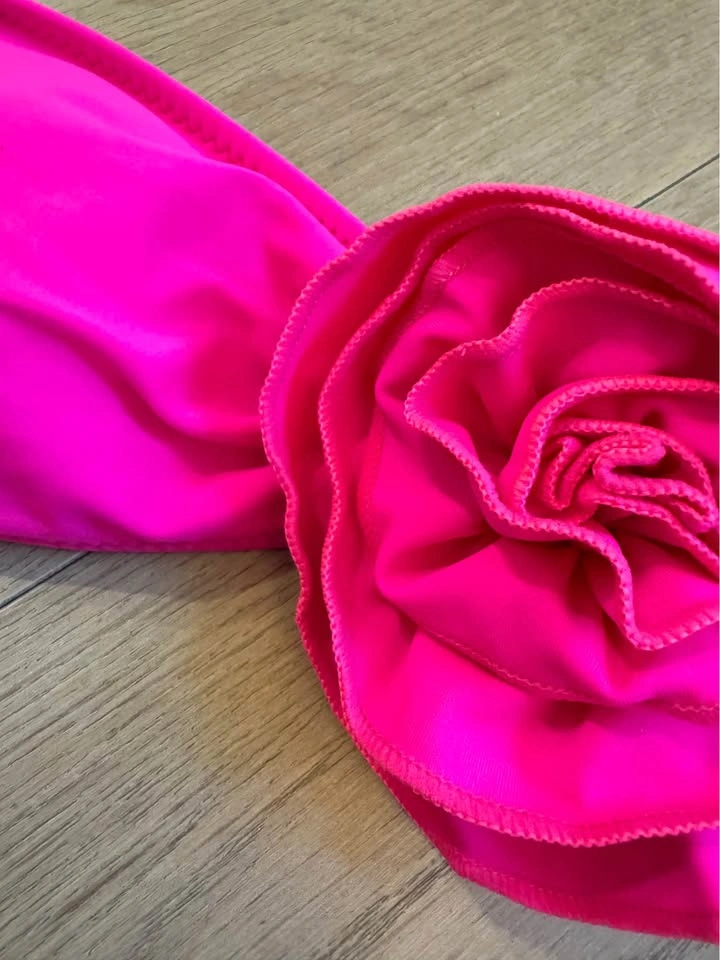 Brand New beach bikini with flower - photo 3
