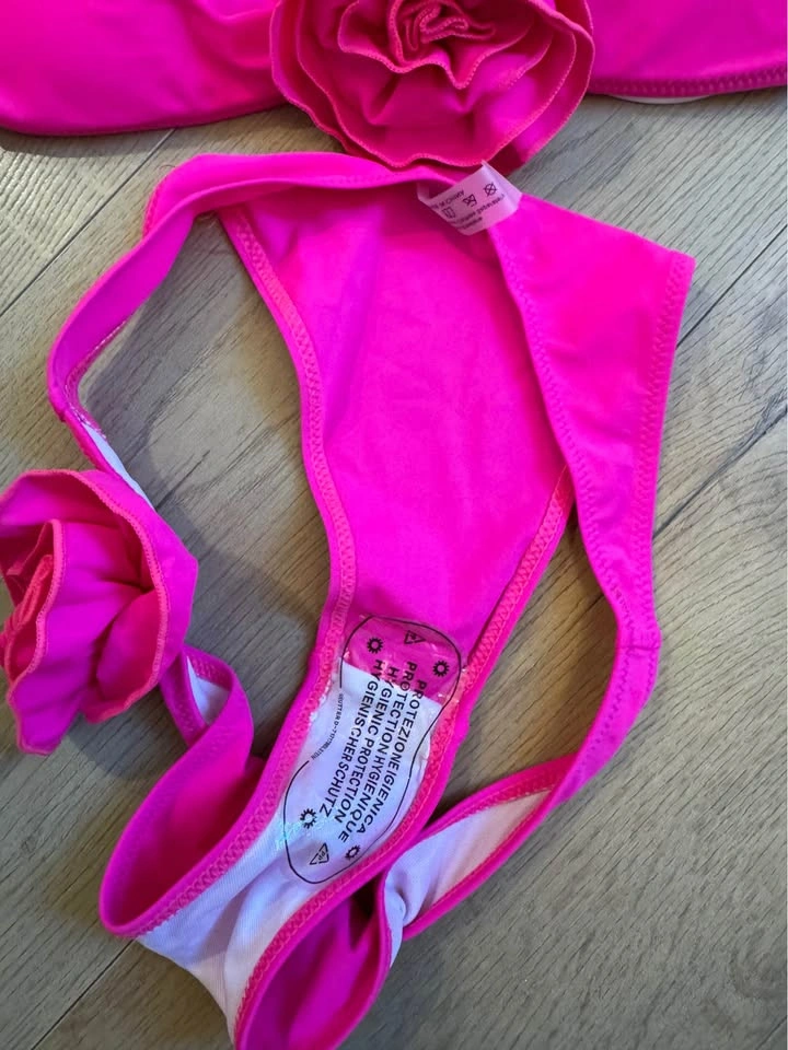 Brand New beach bikini with flower - photo 4
