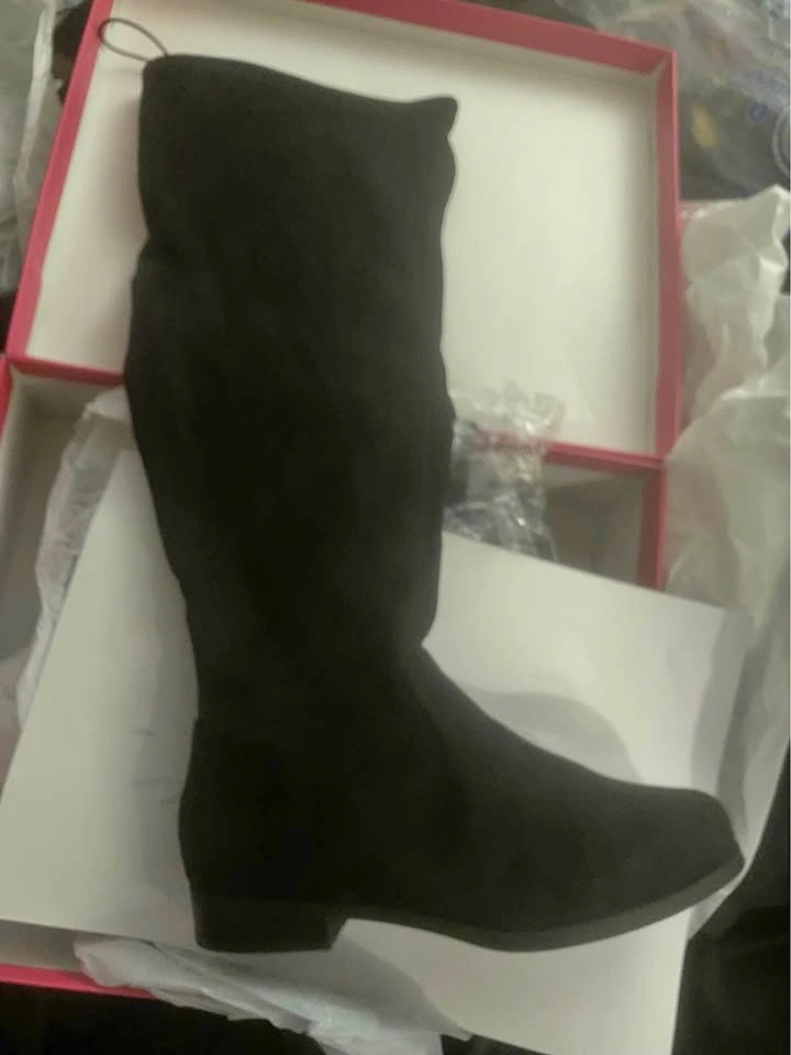 10 W flat velvet boots BNIB