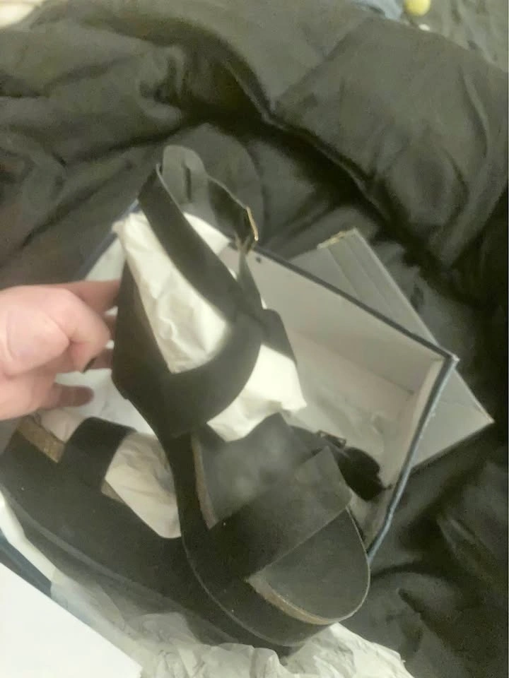 Black strappy sandals/heels 10 W