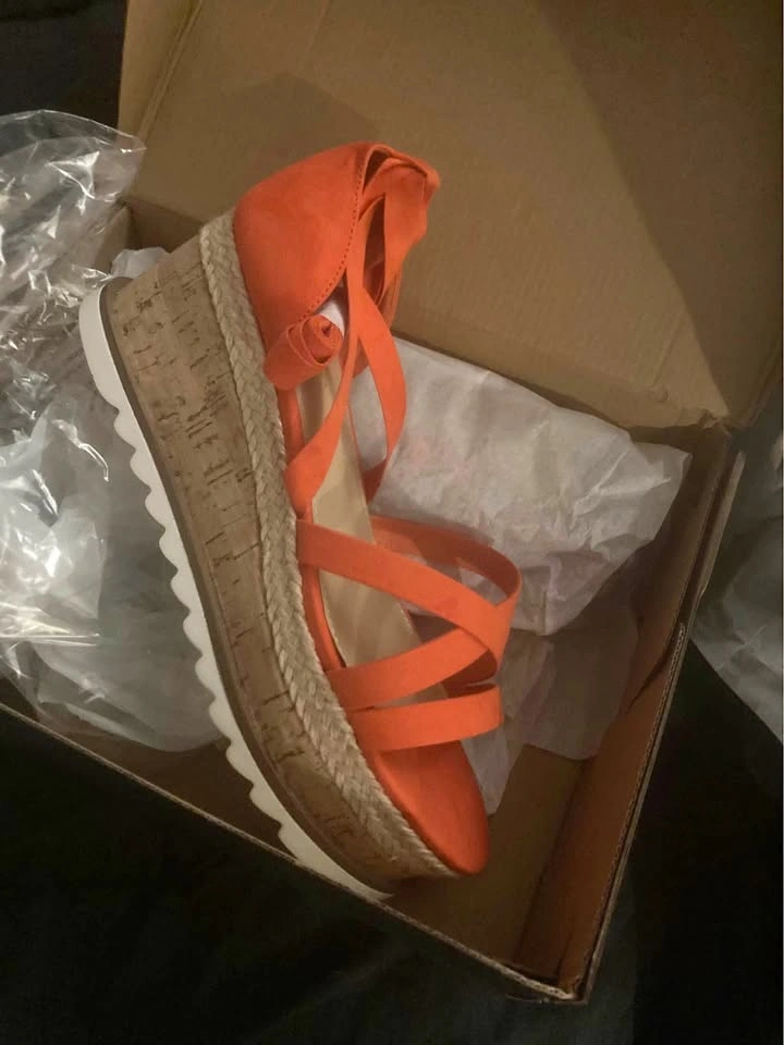 Size 10 W sandals brand new orange