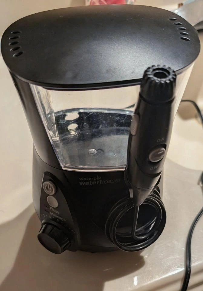 Waterpik water flosser - photo 3