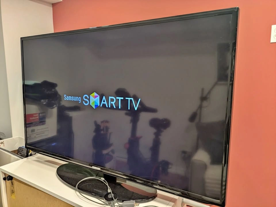 Samsung 46" Smart LED TV UN46EH5300