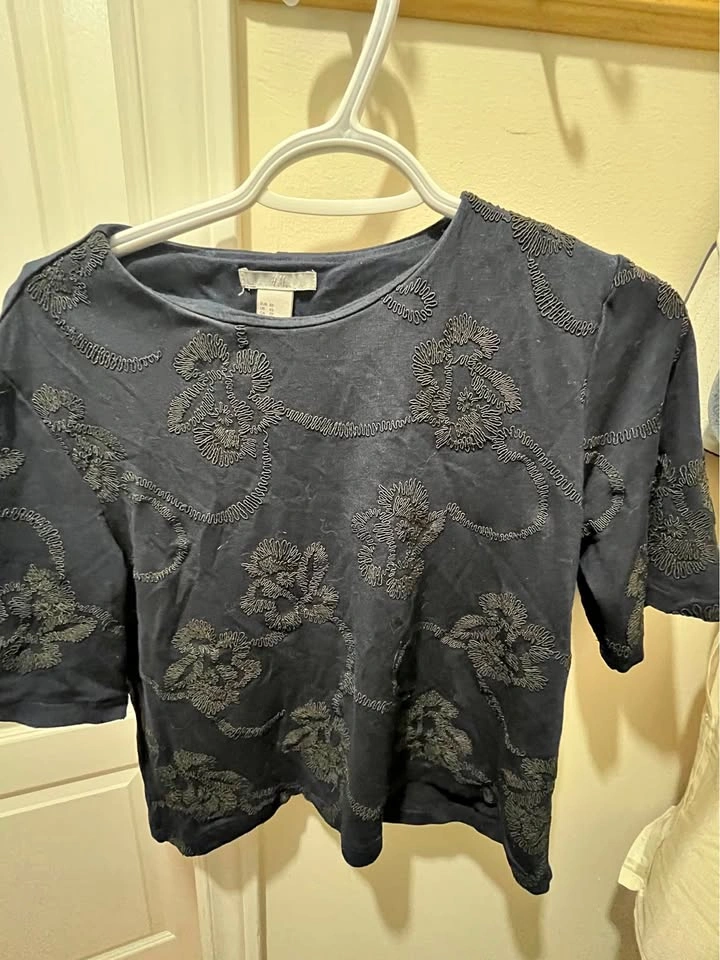 H&M Embroidered Short Sleeve Top