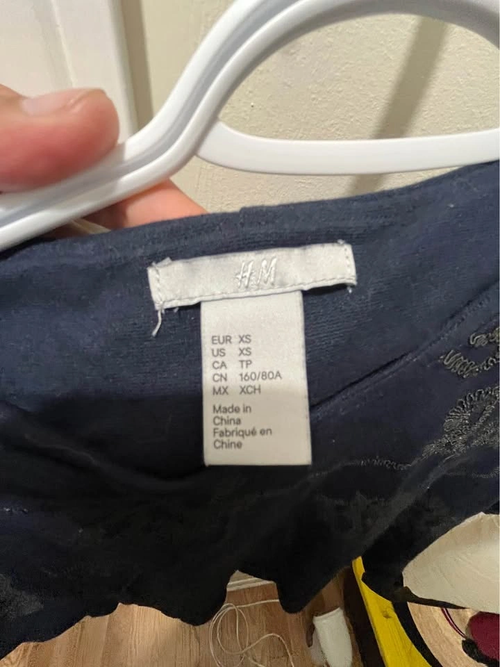 H&M Embroidered Short Sleeve Top - photo 2