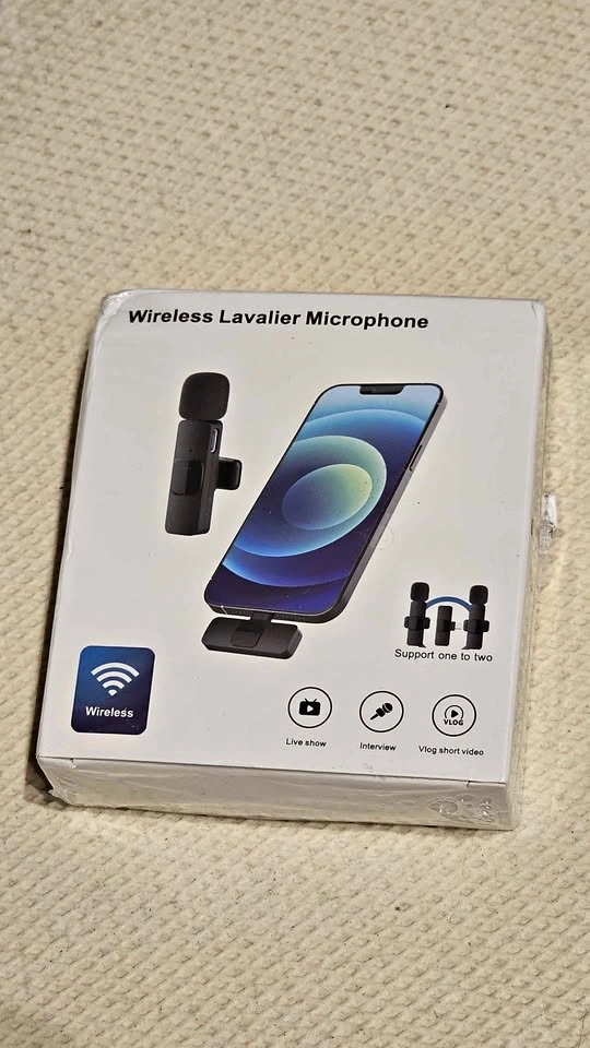 Wireless Lavalier Microphone for iPhone, iPad, Android Phone