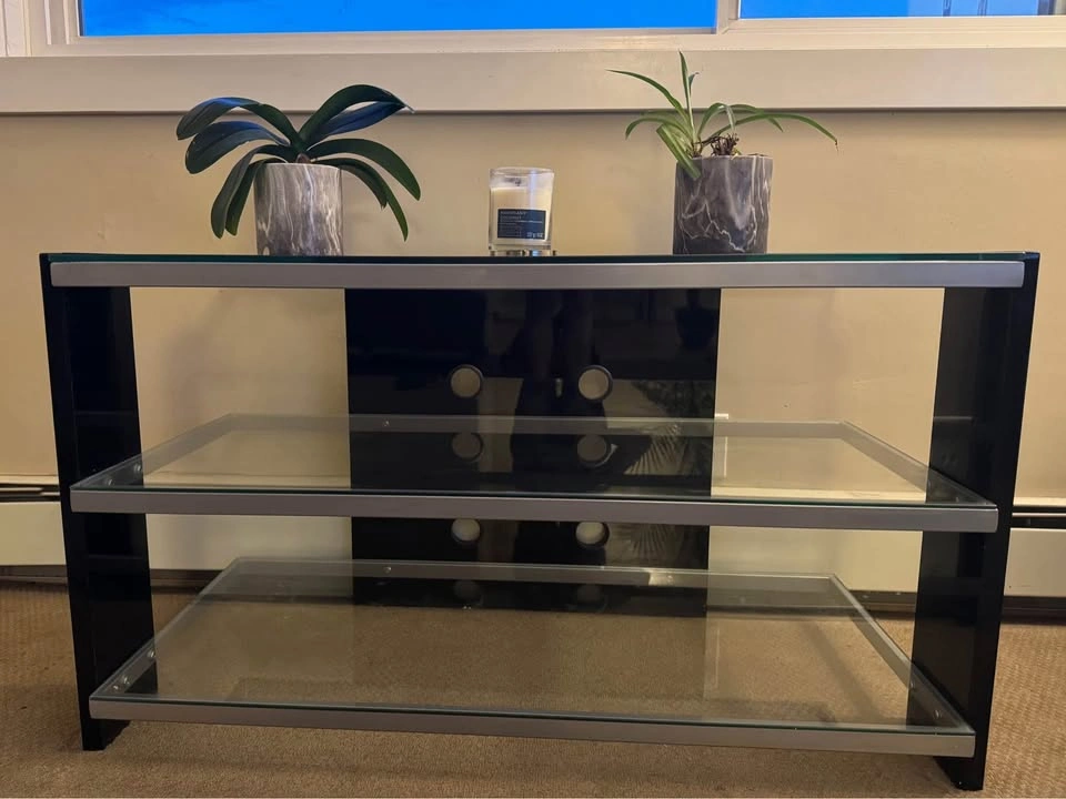 Glass TV stand - photo 2
