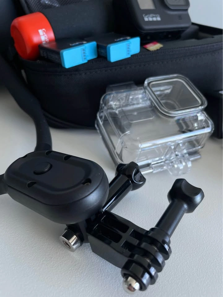 GoPro Hero 8 - Two batteries, optional 256GB MicroSD card - photo 3