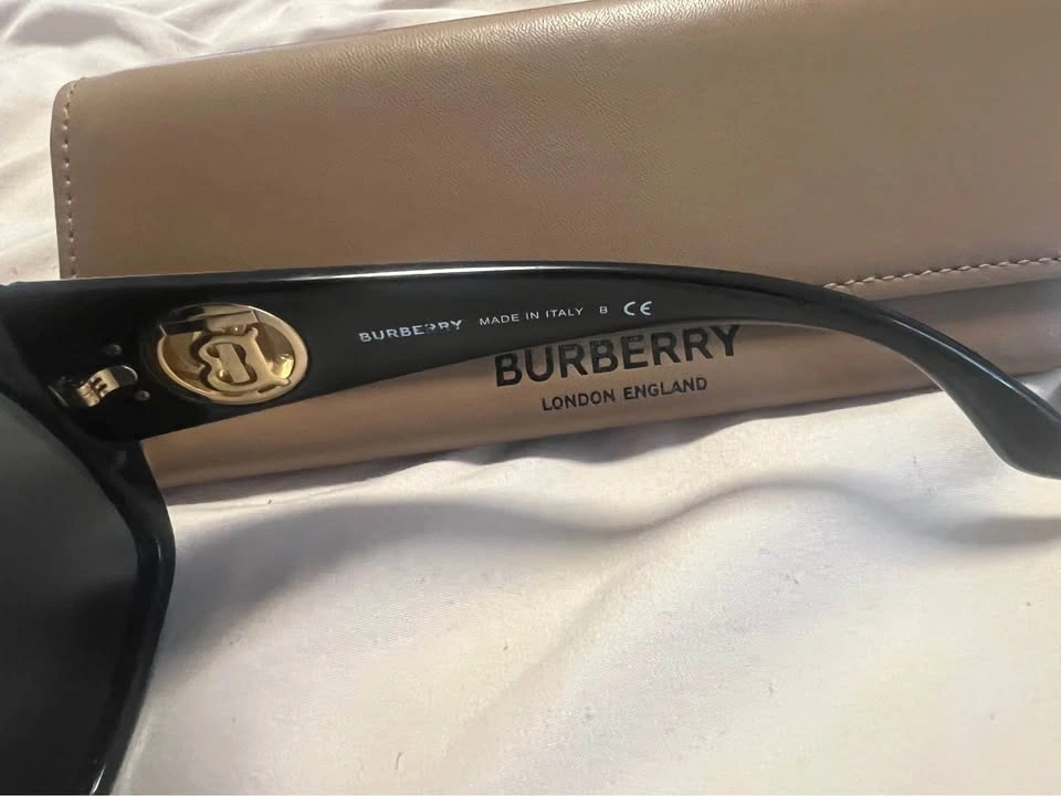 Burberry BE4290 3001/87 Sunglasses – Authentic - photo 2
