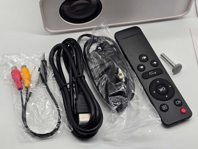 Vimgo Uno V1 Mini Portable Projector - photo 3